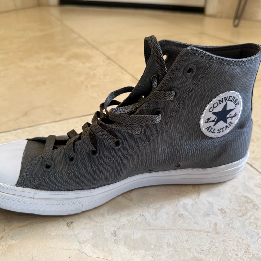 Vintage Like-New Converse Chuck Taylor IIs, Size 11.5, Grey - Picture 3 of 8